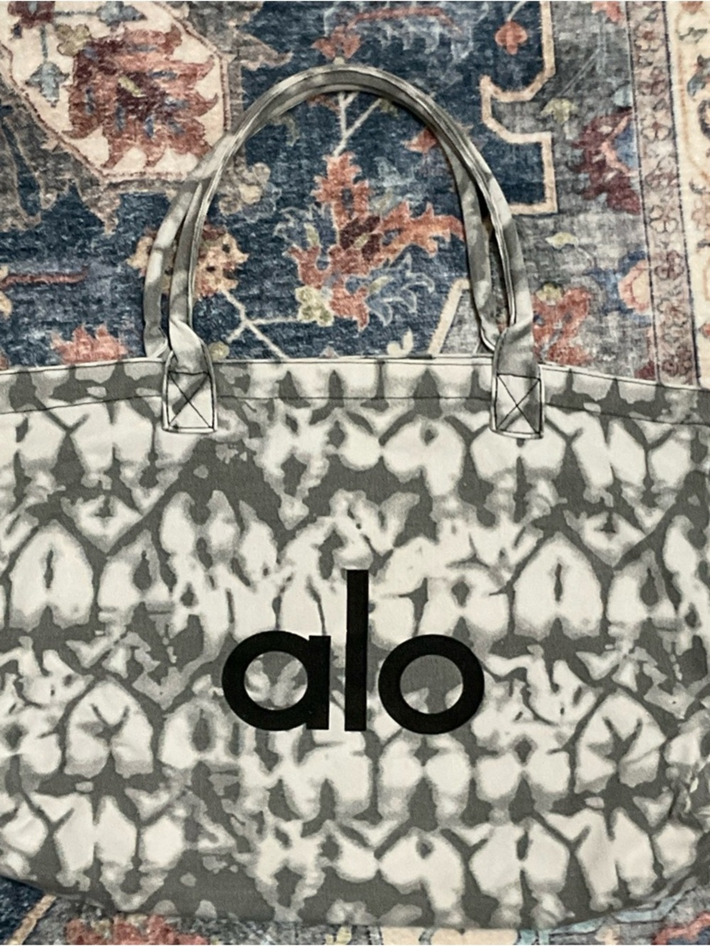 ALO Yoga Gray & White Tie-Dye Tote Bag